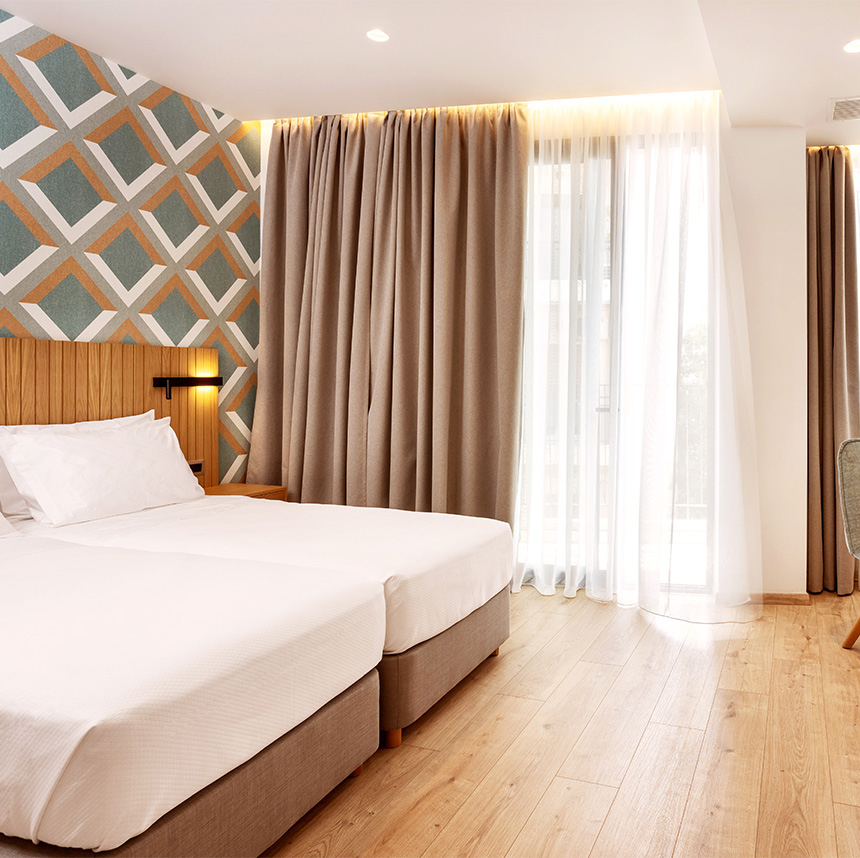 dayshotel-athens-double-or-twin-room-with-balcony